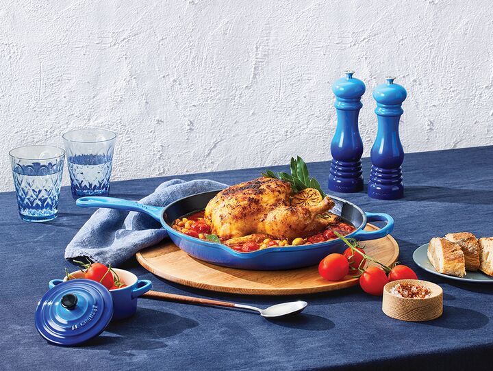 Pollo asado al horno estilo mediterráneo con judías y aceitunas