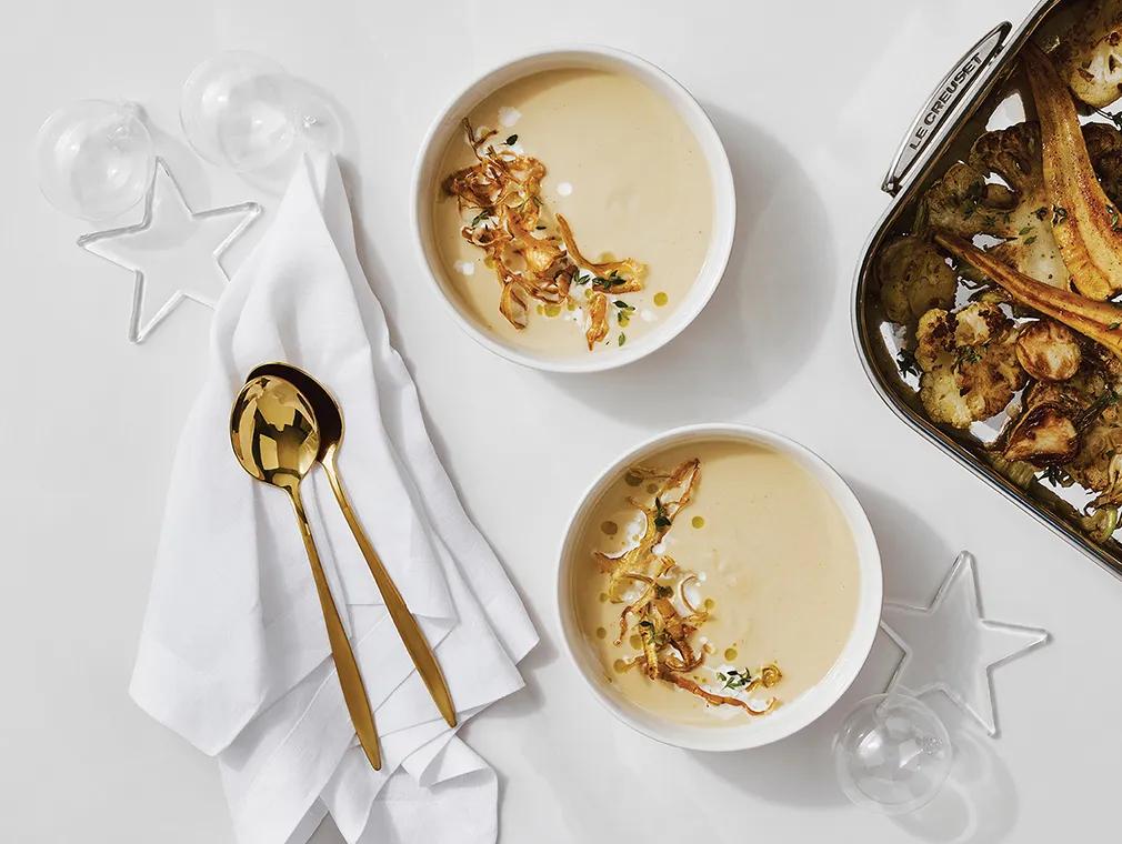 Sopa de coliflor, chirivía y nabos asados