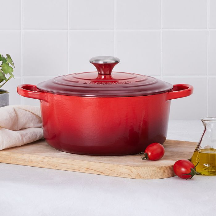 https://www.lecreuset.es/on/demandware.static/-/Library-Sites-lc-sharedLibrary/default/dwd718be07/images/2023/H2/Evergreen/Care%20for%20your%20Le%20Creuset/careforyourcookware3.jpg